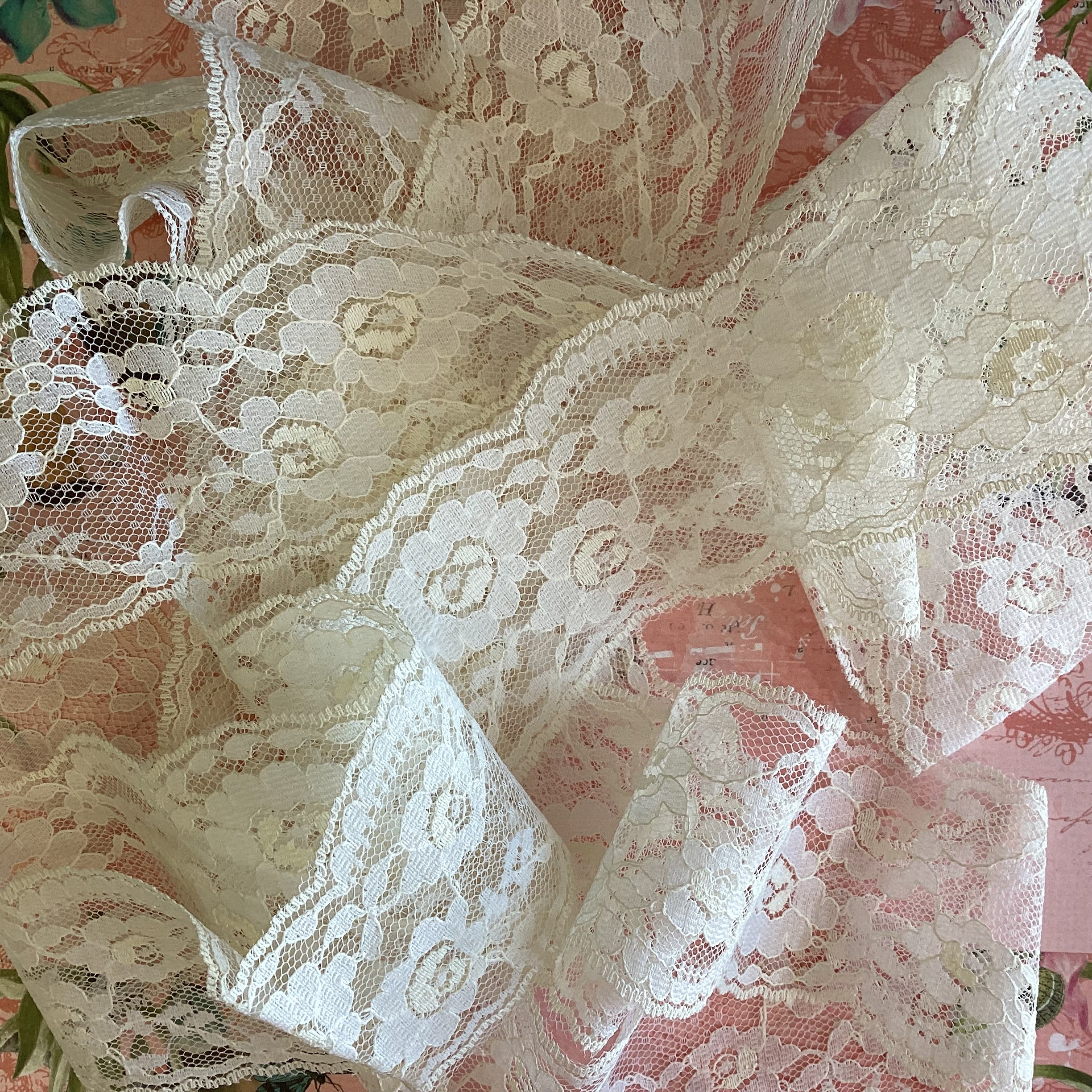 087099E9-B8ED-4397-86BA-F3B94636CF77 Scrapbooksrus Vintage Lace FLORAL CREAM PUFF SCALLOP EDGE Ribbon Trim 2.5”X1yd - Image 1