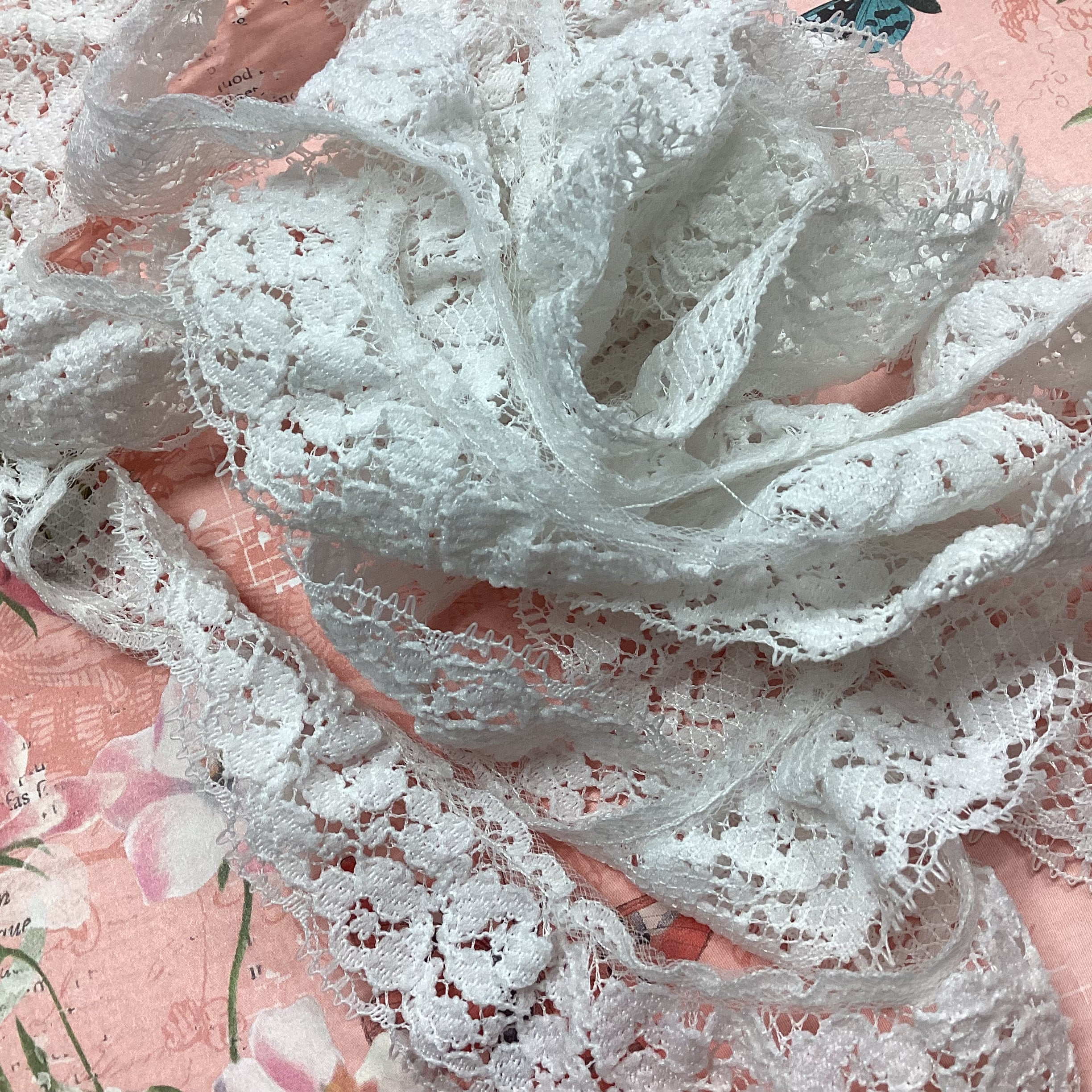 210C532E-828C-404A-8585-64078B2F38BB Scrapbooksrus Vintage Lace DOUBLE FLOWER WHITE Ribbon Trim 1 1/8”X1yd - Image 1