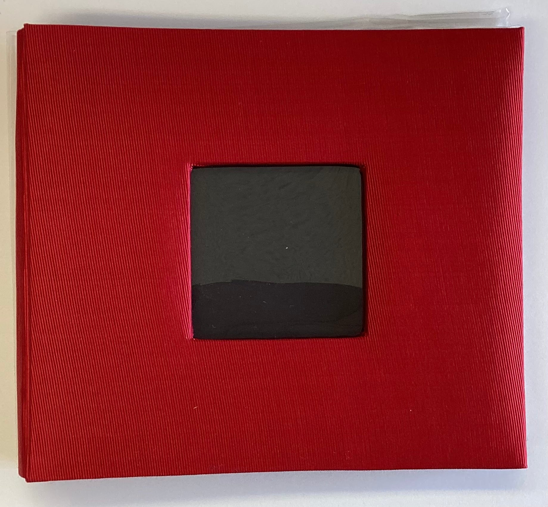 3239646B-A183-4A44-A2F7-DFEE76548032 Postbound Album RED FABRIC Frame 8"X8" Scrapbook Memory - Image 1