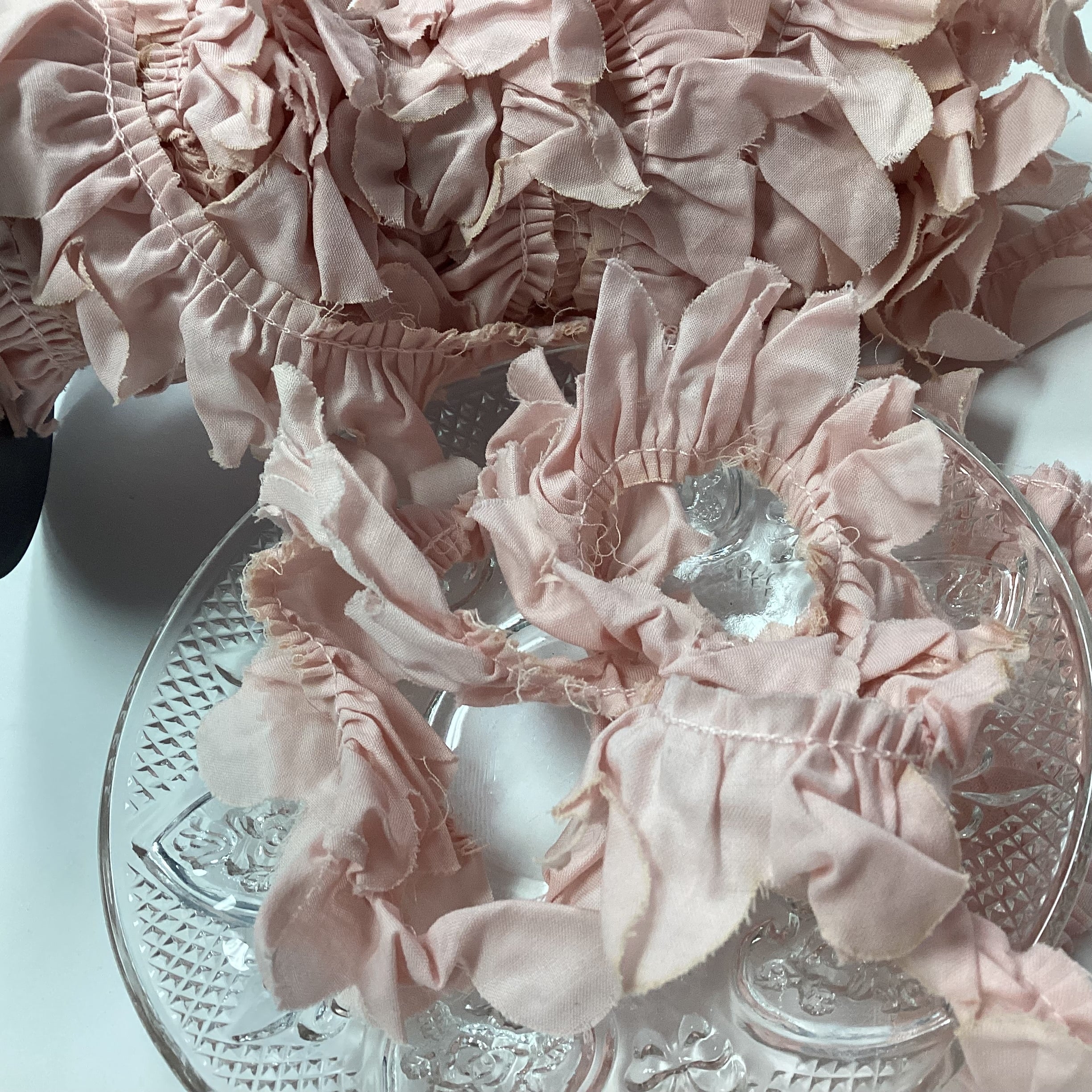 6981BB3D-8A09-457A-A5CA-E8D31078175A Maya Road DUSTY PINK SCALLOP TRIM RIBBON 1 yard yd - Image 1