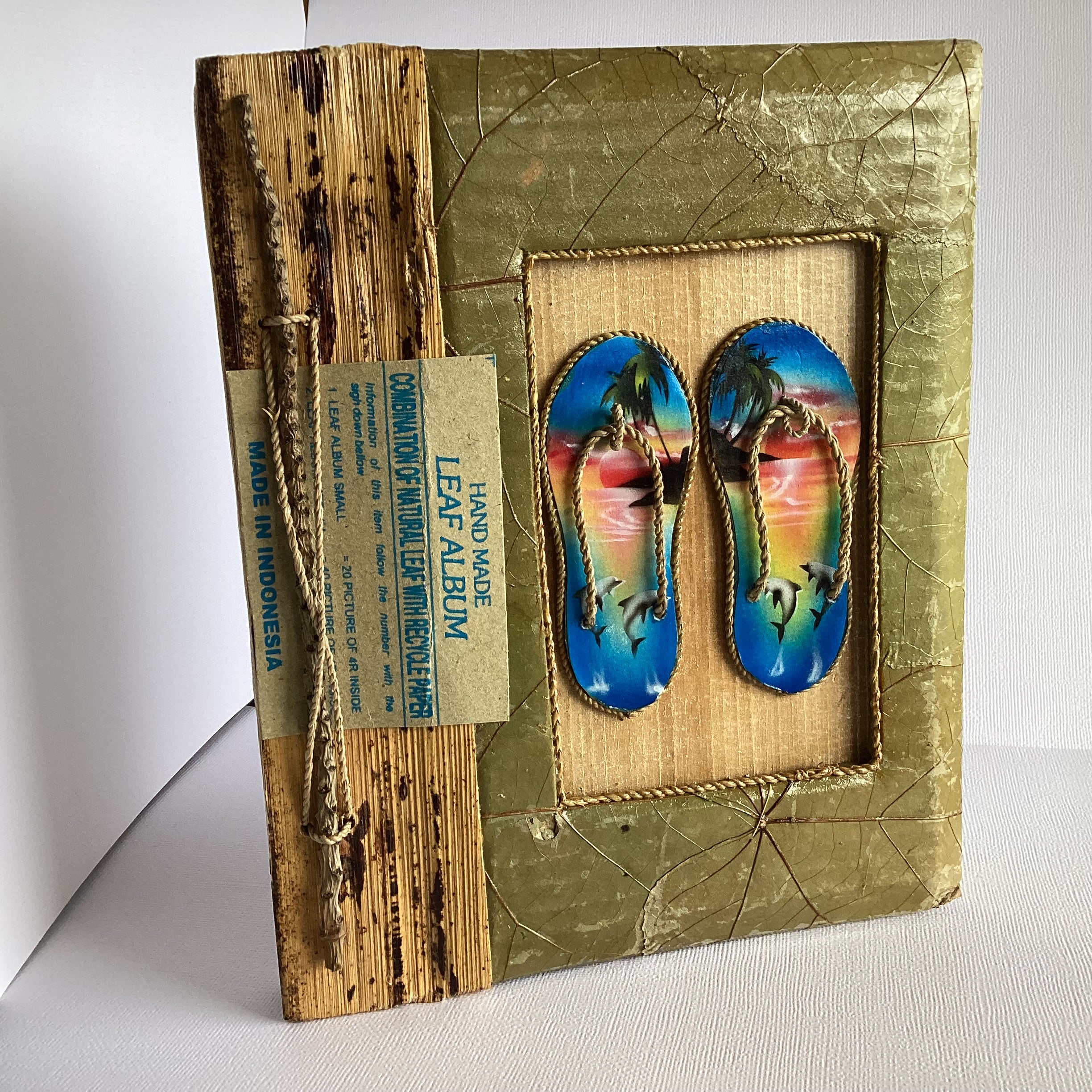 94A286AE-DCCF-497D-B694-2DE7F8E2A89F Handmade FLIP FLOPS LEAF 4”X6” Photo Album - Image 1