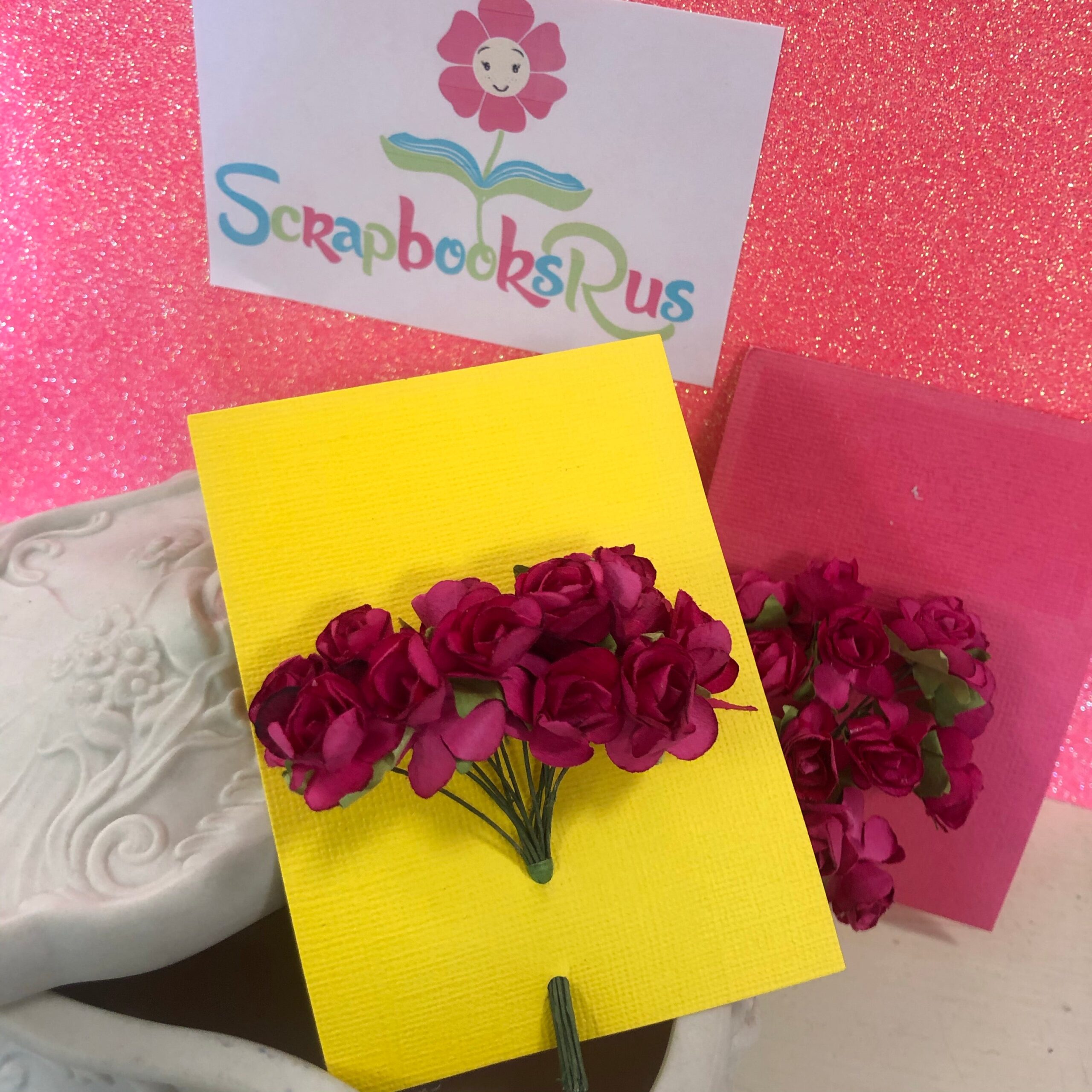 image_fcaef209-3c2e-41f4-8df2-9aa1b2ab1909 Bouquet Of Roses 12 Mini Roses - Image 1