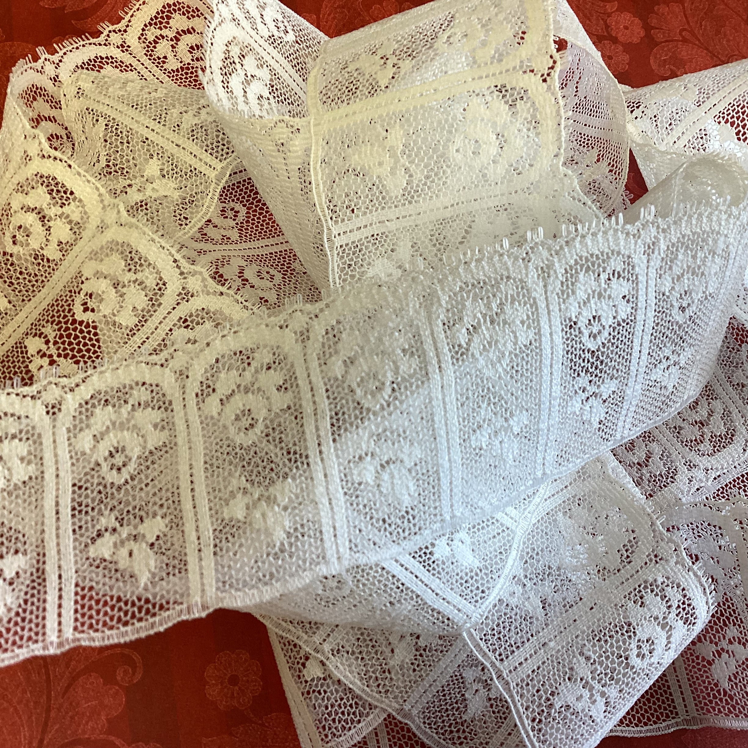 2FAF87D2-D1D0-4830-8884-F94344E1E87B.jpg Scrapbooksrus Vintage WHITE ROMAN ARCH LACE Ribbon Trim 1 3/8”X2yd - Image 1