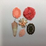 Scrapbooksrus VICTORIAN EPHEMERA Oval Cameo Frame & Flowers 6pc - Image 2