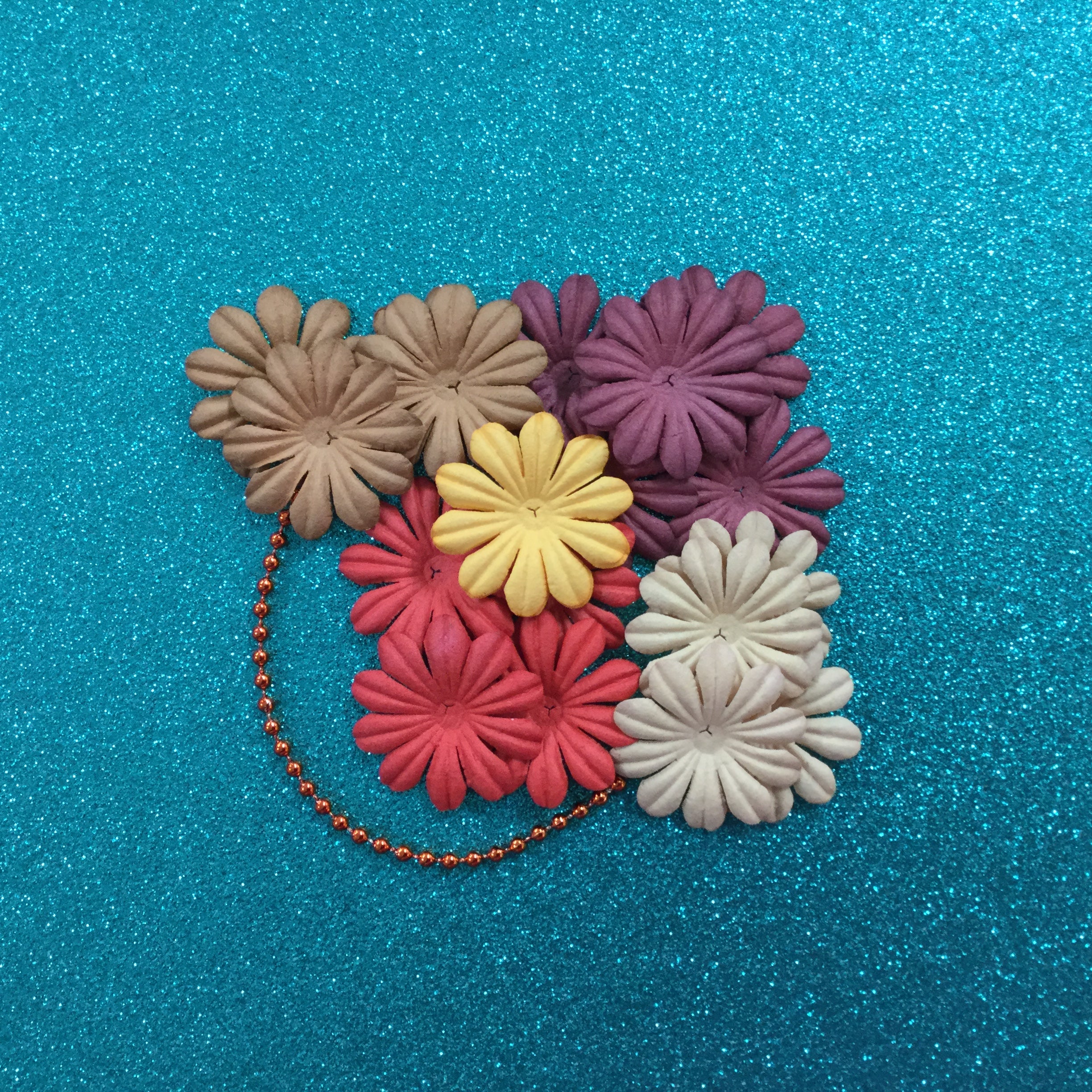 8D6A567E-2A15-4FAC-91DD-1C8F9478E8E7.jpg Summer Blooms 1.25" Plus Beads 20pc - Image 1