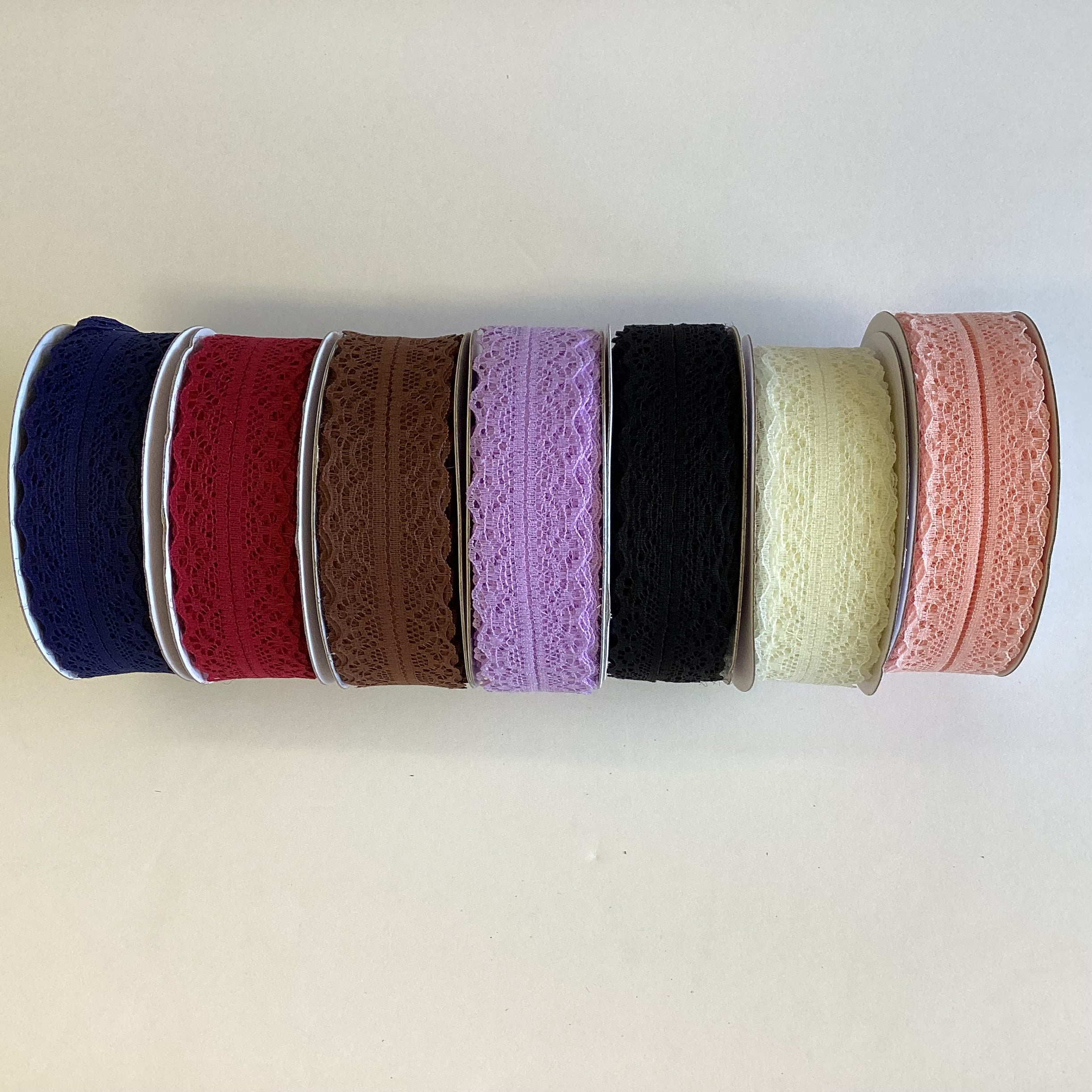 A0B8146E-8F03-4EF6-B39C-7BE19B525E40.jpg Scrapbooksrus LACE SCALLOP Edge Ribbon 1 yard - Image 1