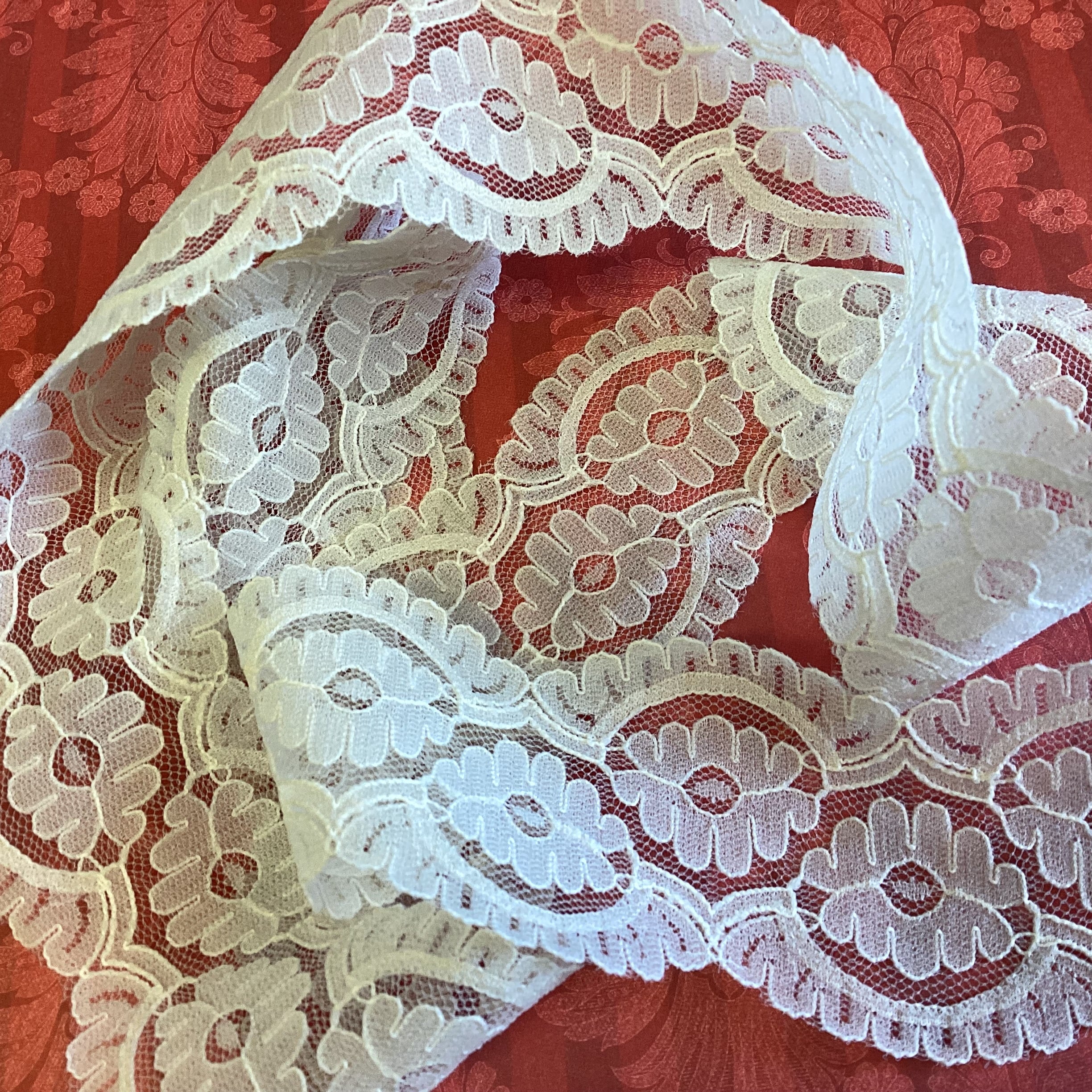 A8FA465E-E283-4CAE-8228-0BF6599F8FB0.jpg Scrapbooksrus Vintage LATTE FLORAL LACE Ribbon Trim 1.75” - Image 1