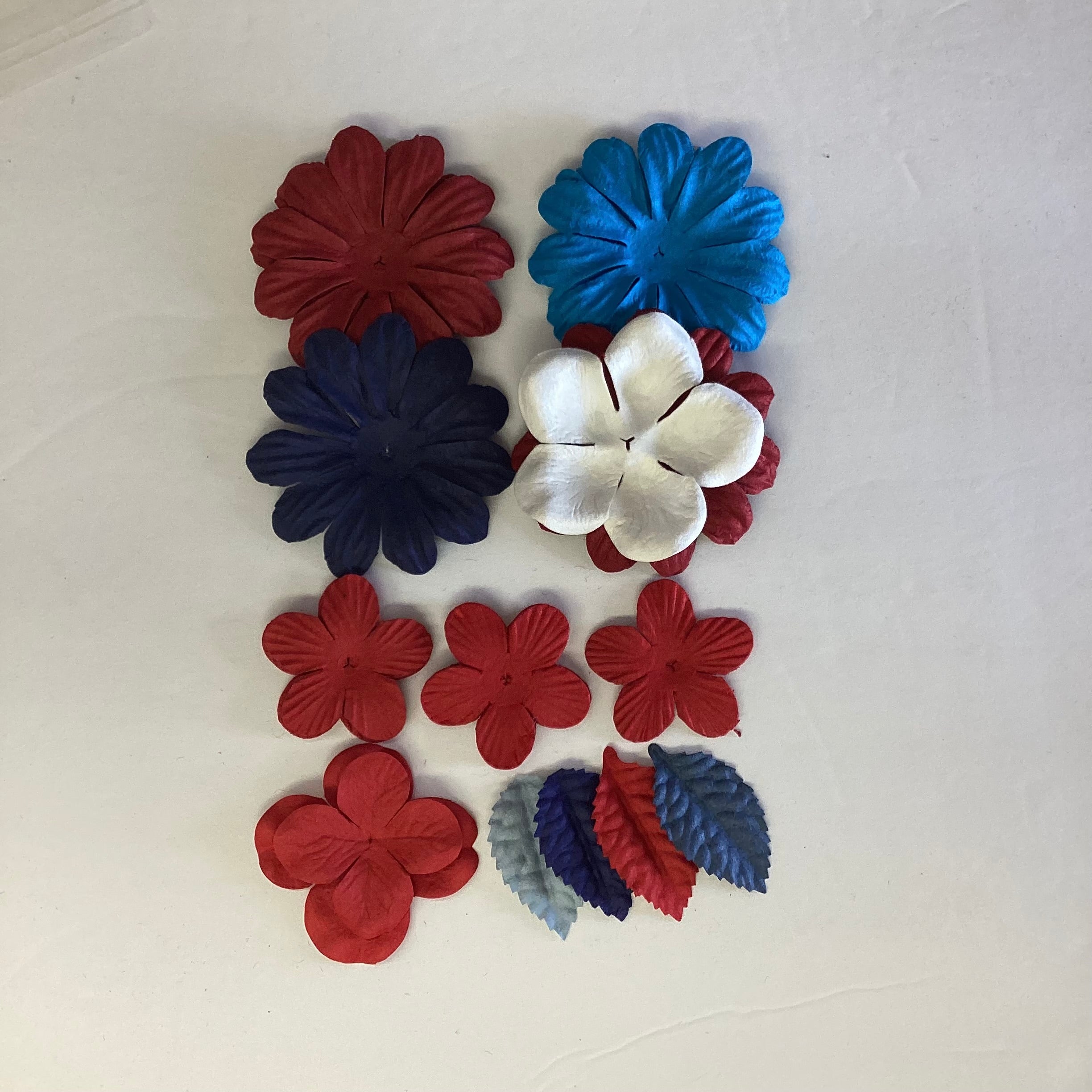 DD626ADB-CE60-4151-863C-751DC83691BD.jpg PATRIOTIC FLOWERS 3 Sizes 3 Colors 30pc - Image 1