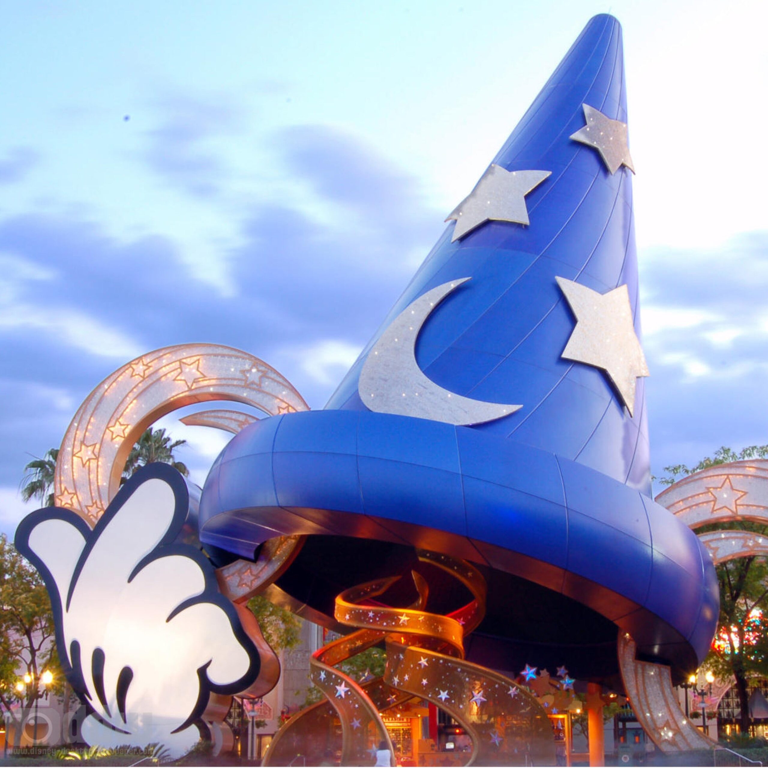 Disney_Hollywood_Studios_Hat.jpg Disney Hollywood Studios HAT 12"x12" Scrapbook Paper - Image 1