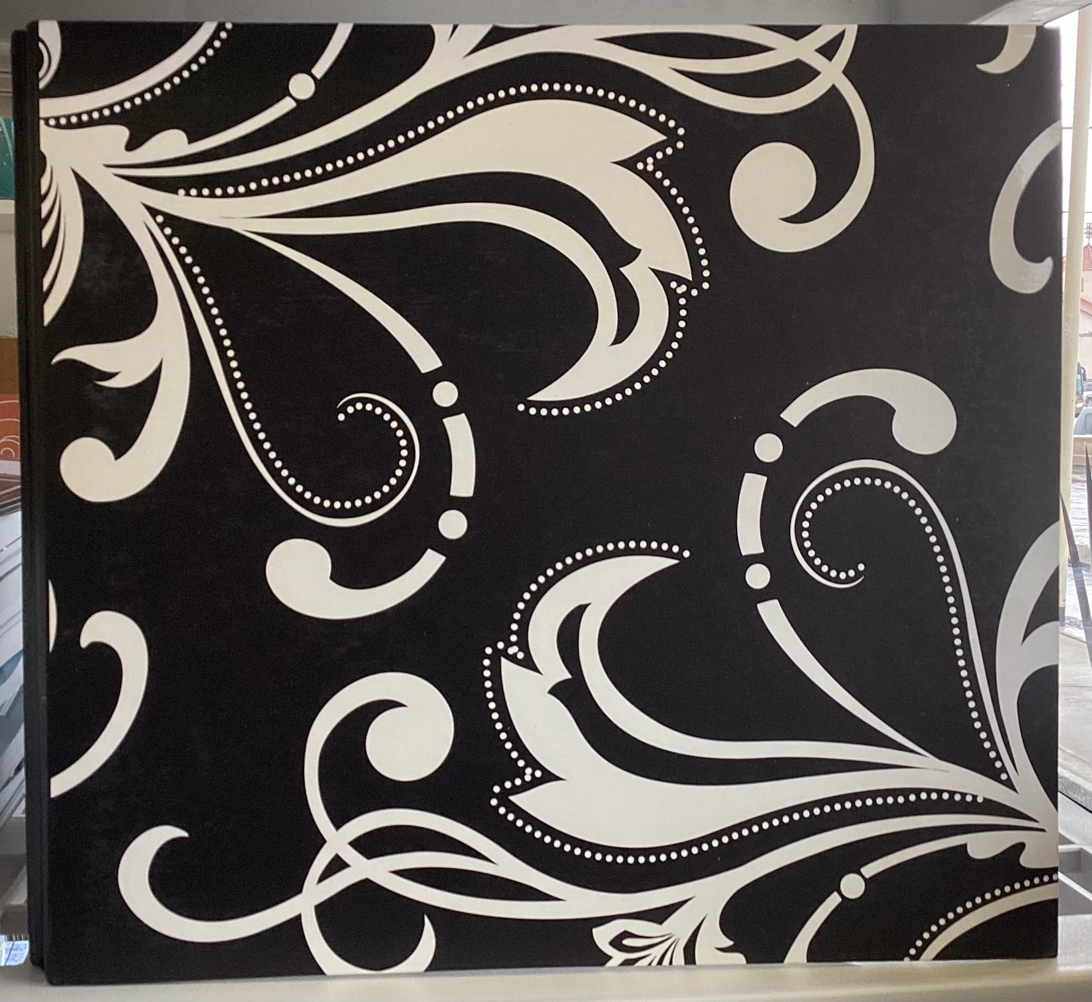 FF0D7FFB-14D0-4C9F-ACB0-7AB9E0D73DE1.jpg Colorbok BLACK WHITE FLORAL 12"X12" Postbound Scrapbook Album - Image 1