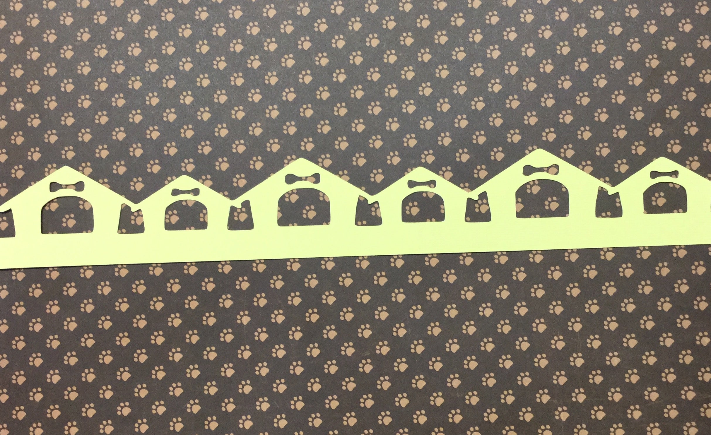 IMG_2664.jpg Pet DOG HOUSE Diecut Border Yellow 2.5"X12" - Image 1