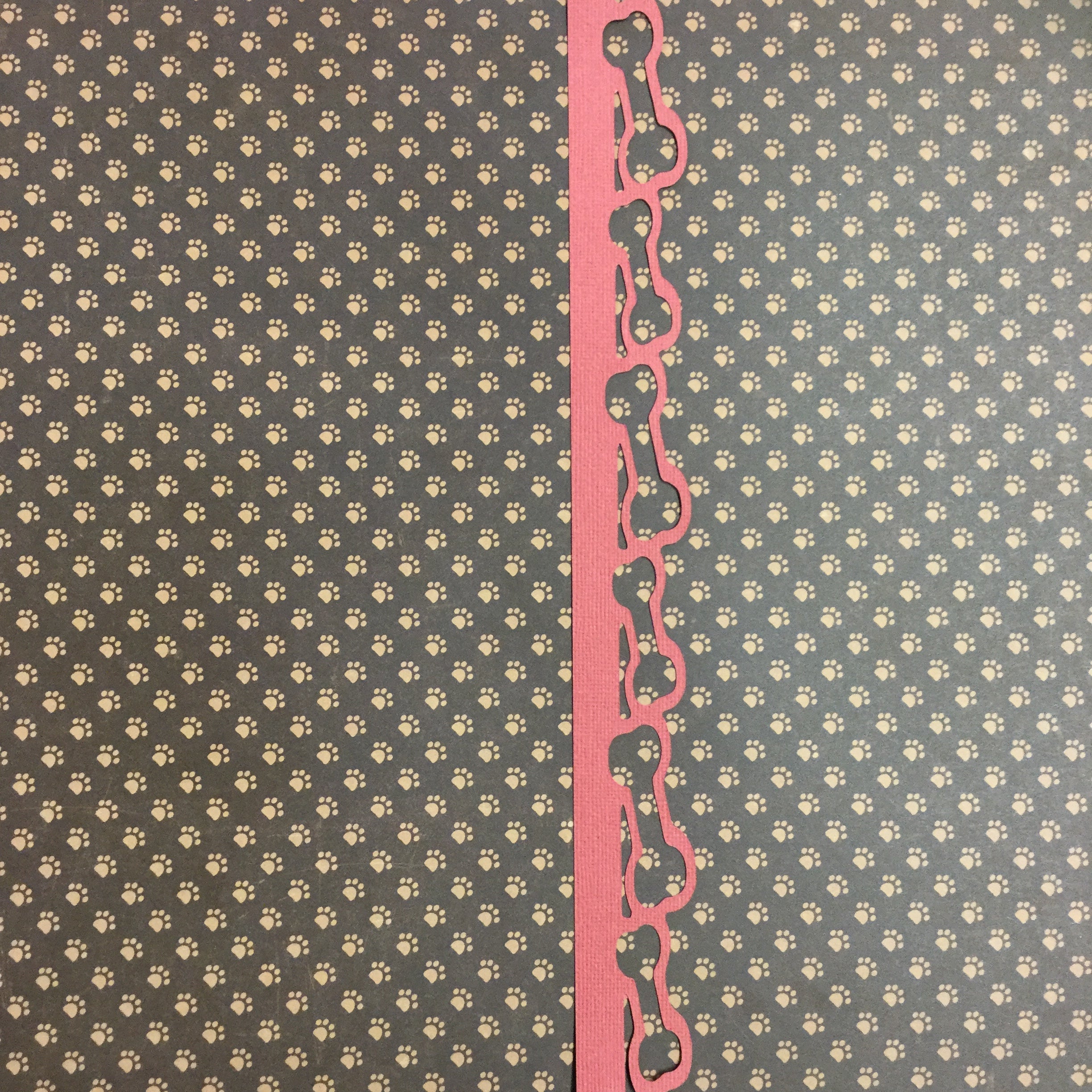 IMG_2672.jpg DOG BONES Diecut Border Red 2.5"X12" - Image 1
