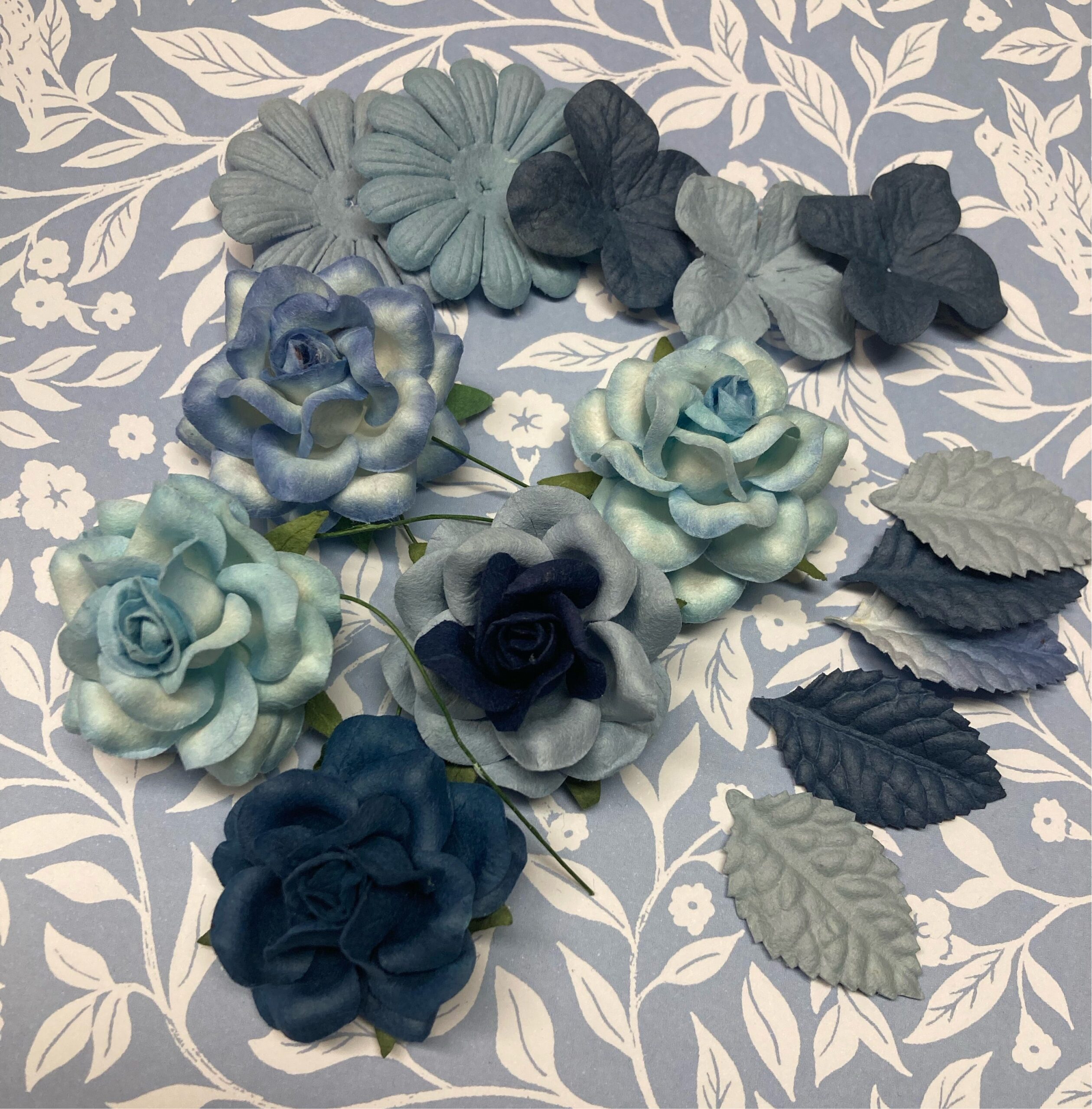 image_8daee570-ad14-4137-b757-8814ea808e58.jpg Sweet Roses Flowers Leaves BLUES 15pc - Image 1