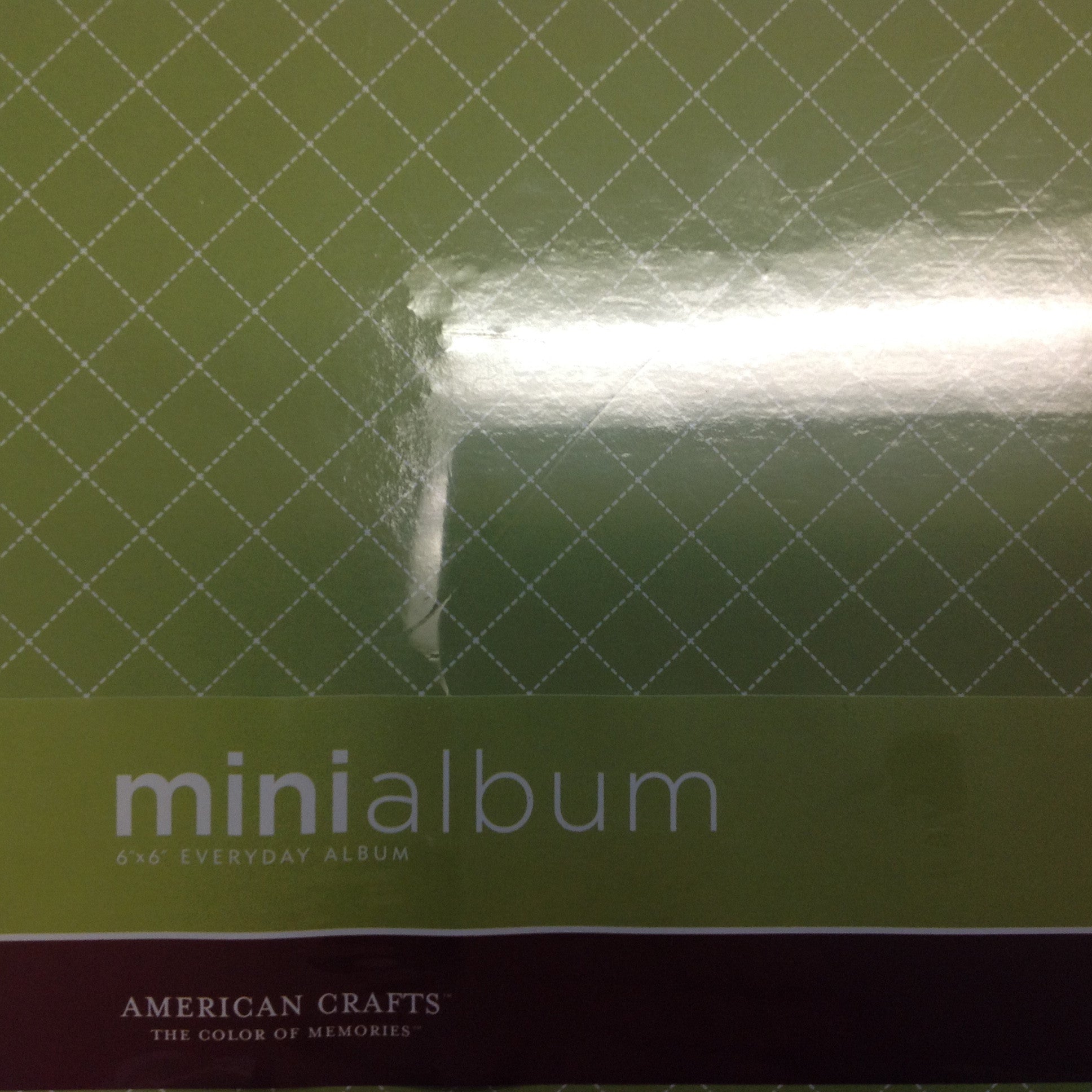 image_cf742703-0d53-4df4-872d-aeebf383b60e.jpeg American Crafts Scrapbook GREEN Mini 6"X6" Album - Image 1