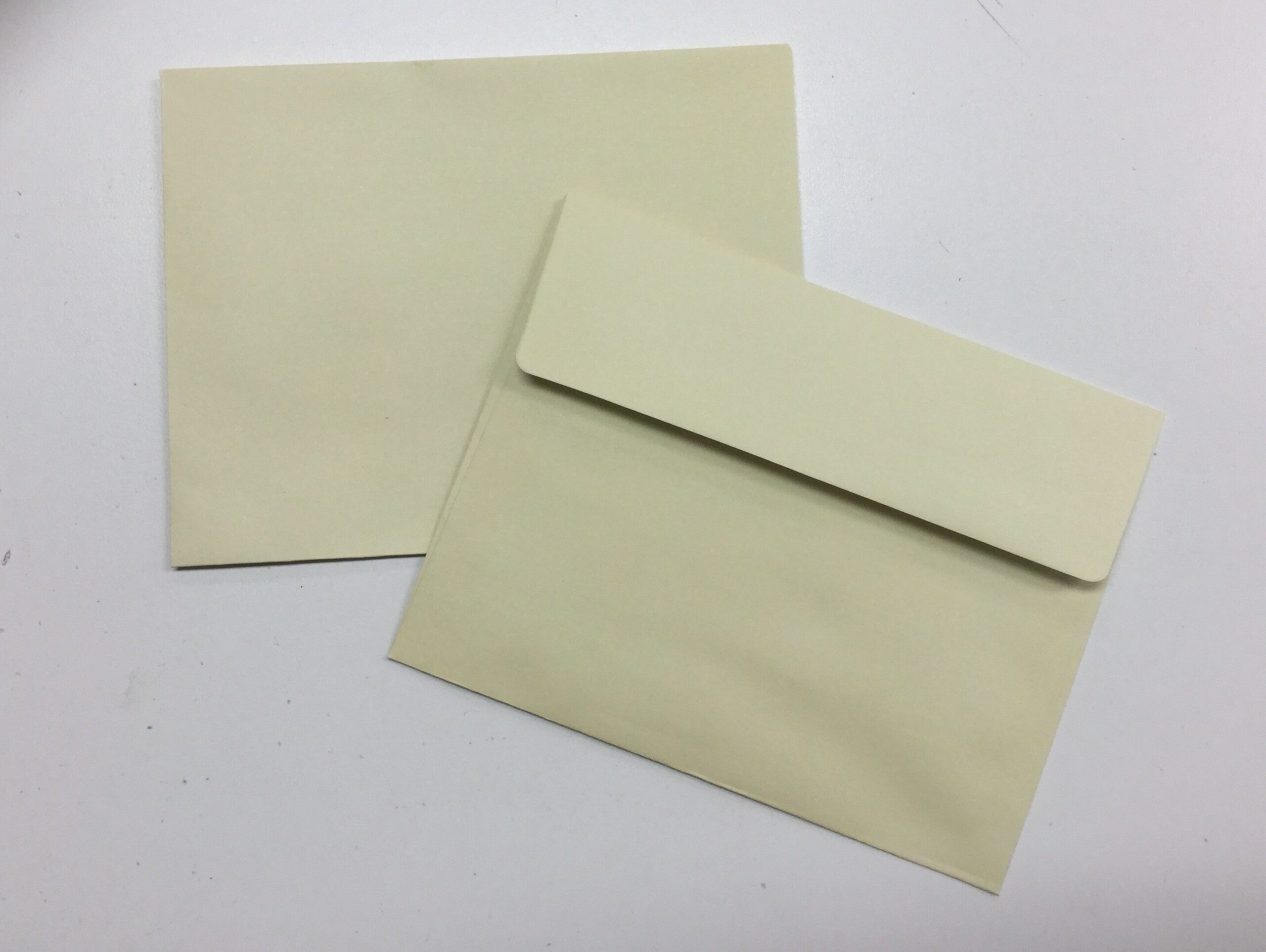 image_e7bd3cd1-2a03-4267-a810-4da35ac28f9b.jpg AC Cardstock 25 PAPER ENVELOPES Vanilla - Image 1