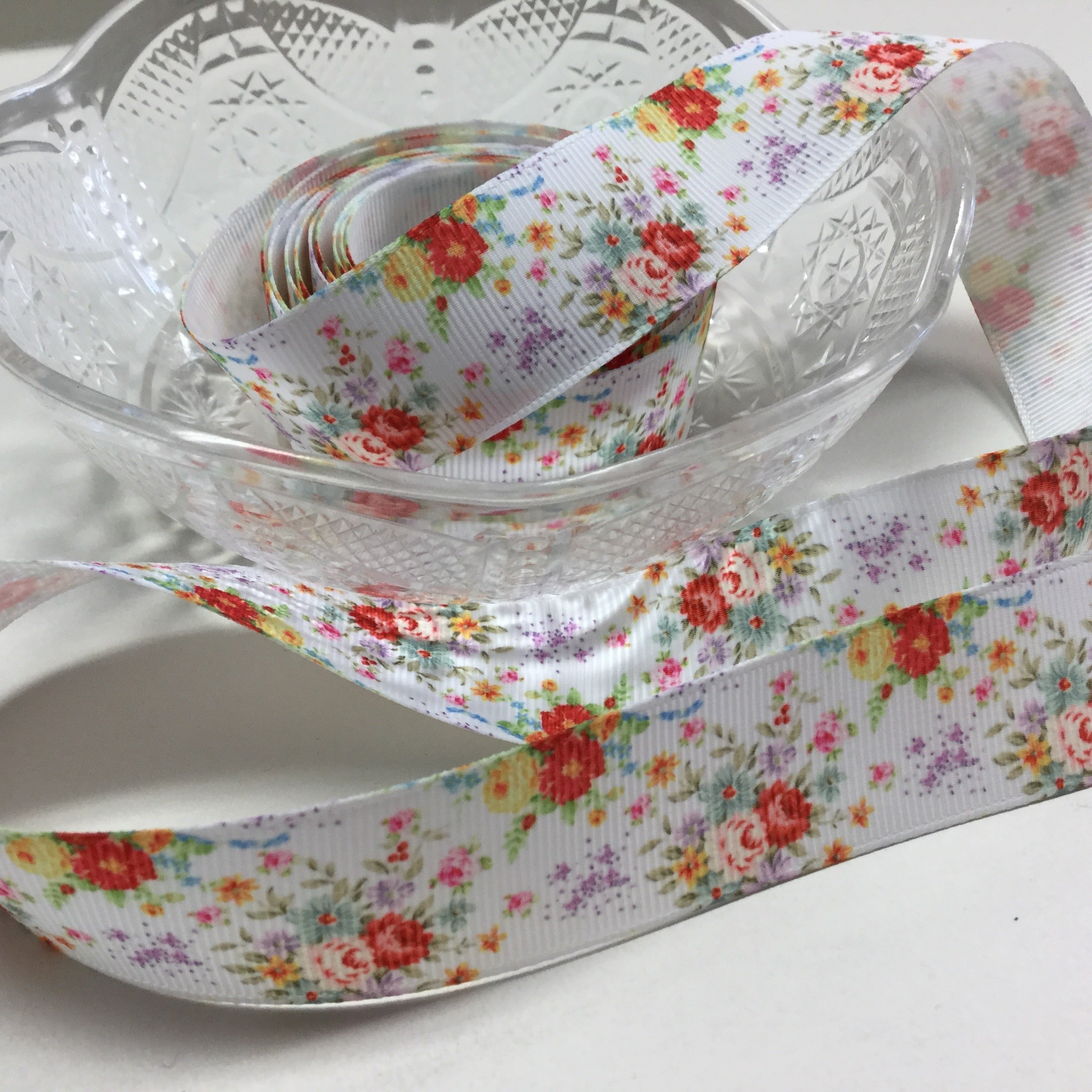 image_f7bd0925-4430-4036-9680-1e4176935800.jpg Shabby Chic ELLA Floral Grosgrain Ribbon 1 yard - Image 1
